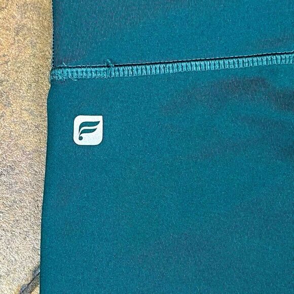Fabletics Green Capri Activewear Pants Small - Picture 3 of 6